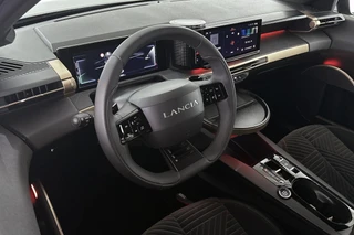 Lancia Ypsilon 1.2 Turbo Hybrid LX / 6