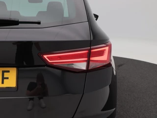 SEAT Ateca 1.5 TSi 150 Pk Automaat Style Business | Full LED | Stoelverwarming | Camera | Navigatie | Cruise Control | 17 Inch | 119.068 Km !! / 14