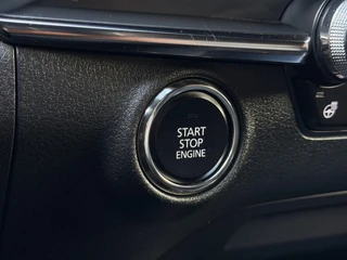 Mazda 3 2.0 e-SkyActiv-G M Hybrid 122 Comfort met Bose | Apple Carplay / Android Auto | Navigatiesysteem | Licht + Regensensor | Elektrisch Verstelbare Bestuurderstoel  | Stoel + Stuurverwarming | Parkeersensoren Voor + Achter | Camera Achter | 18"Lichtmetalen velgen | Lederen Bekleding | Cruise Control Adaptief / 28