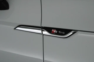 Audi A5 Cabriolet 35 TFSI 150pk S edition Nekverwarming Stoelverwarming Leder Virtual Cockpit Matrix Led 2x S-Line / 35