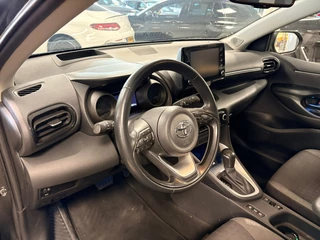 Toyota Yaris 1.5 Hybrid Style / LED / head-up / panoramadak / camera / keyless / 10