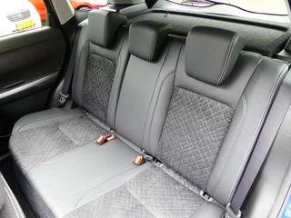 Suzuki Vitara 1.4 Boosterjet Style Smart Hybrid PANORAMADAK, 6 jaar fabrieksgarantie! Nieuw uit voorraad leverbaar! / 26