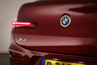 BMW X4 xDrive20i X-Line High Executive | PANORAMADAK | HEAD UP | STUURVERWARMING | TREKHAAK | 19" / 31