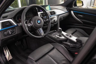 BMW 3-serie Touring 320i M Sport Edition | 2e eigenaar | NL auto | Camera | HiFi audio | Stoelverwarming | DAB | Head-up | Cruise control | LED | Park Assistant | PDC | Navigatie / 13