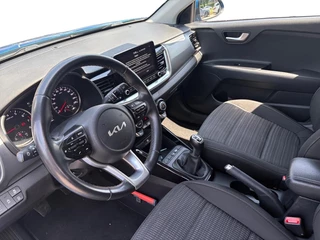 Kia Stonic 1.0 T-GDi MHEV DynamicPlusLine | Cruise Control | Climate Control | Navigatie | Camera | LM Velgen | Parkeersensoren | / 15
