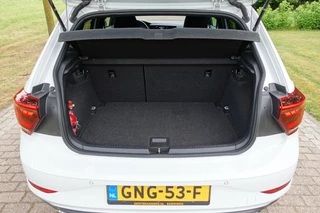 Volkswagen Polo 1.0 TSI R-Line Business  | I.Q. Light | Camera | PDC | CarPlay | / 23