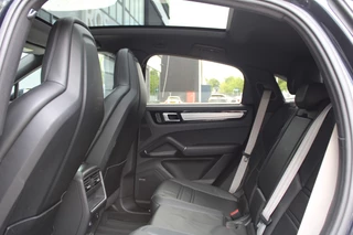 Porsche Cayenne Coupé 3.0 E-Hybrid Platinum Edition  | BOSE | MEMORY | 360 | KEYLESS | ELEK TREKHAAK | DODE HOEK | / 43