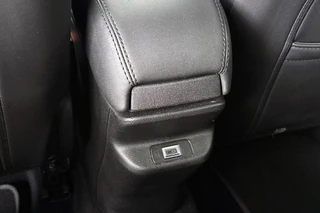 Jeep Avenger 1.2 e-Hybrid Altitude JBL Keyless Elektrische Achterklep / 32