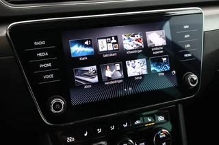 Skoda Superb Combi 1.4 TSI 218pk iV Business Edition Trekhaak Memory Stoelverwarming Virtual Cockpit Navigatie / 28