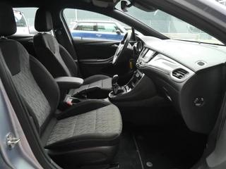 Opel Astra Sports Tourer 1.2 Edition 2020 130pk | Stoel en stuurverwarming | Trekhaak | Lichtmetalen velgen | Navigatie | 130PK | Airco / 14