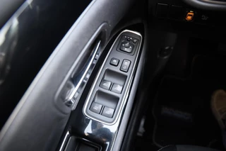 Mitsubishi Outlander 2.4 PHEV Pure+|Camera|Trekhaak|PDC| / 26