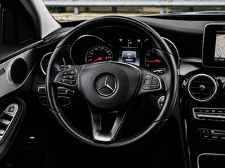 Mercedes-Benz C-klasse Estate 180 Premium | LED | Trekhaak | Camera | Apple CarPlay/Android Auto | Stoelverwarming | Dodehoekdetectie | Dealeronderhouden / 16