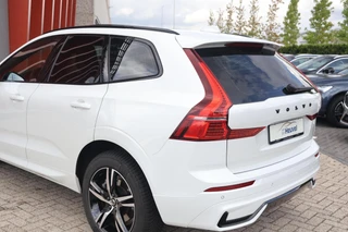 Volvo XC60 T6 Recharge AWD R-Design | Trekhaak | Parkeercamera |Panoramadak | Longe Range | Keyless / 13
