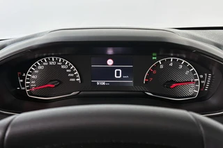 Peugeot 208 1.2 PureTech 100 Style / 10