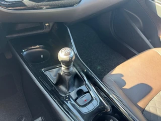 Toyota C-HR 1.2 EXECUTIVE Origineel Nederlands 1e eigenaar ACC Stoelverwarming Navigatie / 27