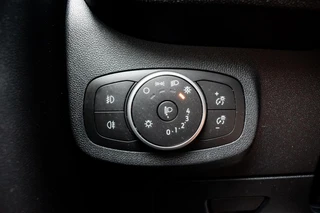 Ford Fiesta 1.0 EcoBoost Hybrid ST-Line|WINTERPACK|KEYLESS|CLIMATE|CARPLAY|PDC|PARK ASSIST / 40