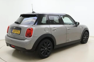 MINI 5-Deurs 1.5 Cooper 60 Years Edition Automaat | Navigatie | Climate control | Parkeersensoren |5 Deurs | Lichtmetalen velgen black | Keyless / 2