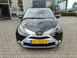 Toyota Aygo 1.0 VVT-i X-WAVE CABRIO / 33