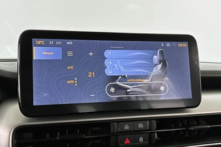 Jeep Avenger 1.2 e-Hybrid Summit Infotainment & Convenience Pack JBL Carplay / 24