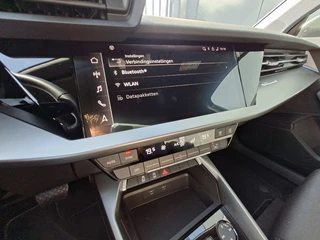 Audi A3 Limousine 30 TFSI AUTOMAAT * Carplay * Climate Control * Parkeersensoren * / 35