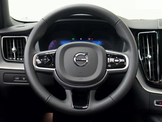 Volvo XC60 2.0 T8 AWD+ Black Edition Pano | Harman/Kardon | 360 camera / 27