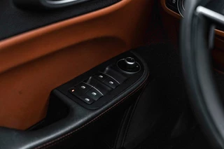 Alfa Romeo Giulia 2.0T Super 200 PK Aut Pano Keyless Half/Leder Xenon 19'' / 42