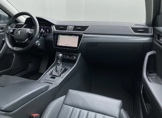 Škoda Superb Combi 1.4 TSI iV 218 pk Business Edition Plus AUT  | 1e eigenaar | navigatie | panoramadak | trekhaak | leder interieur / 19