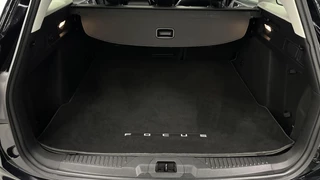 Ford Focus Wagon 1.0 EcoBoost Titanium Business PANO LEER CRUISE NAVI CARPLAY ECC. / 7