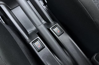 Suzuki Swift 1.2 Style Smart Hybrid 83pk | Navigatie | Climate Control | Cruise Control | Stoelverwarming | Camera | Lichtmetalen Velgen | Apple Carplay - Android Auto / 27