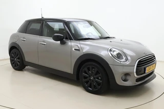 MINI 5-Deurs 1.5 Cooper 60 Years Edition Automaat | Navigatie | Climate control | Parkeersensoren |5 Deurs | Lichtmetalen velgen black | Keyless / 9