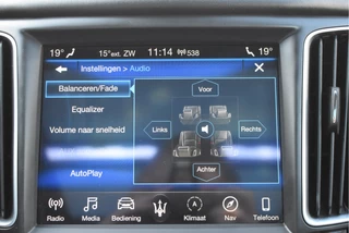 Maserati Levante 3.0 V6 AWD GranLusso 350 pk Facelift Driver ass.Pack 1 | Open dak | Harman/Kardon | Camera | Luchtvering | Carplay | Keyless | DAB | Full LED | 20" / 61