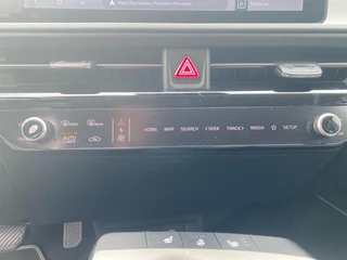 Kia EV6 Light Edition 63 kWh | VOORRAAD VOORDEEL NU €42.950,- | Direct leverbaar | Stoel+Stuur verwarming | Climate control | Navigatie | Parkeer camera achter | Parkeer sensoren voor en achter / 24