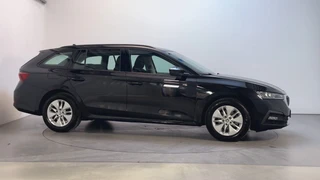 Škoda Octavia Combi 1.0 TSI 110pk Business Edition Navigatie Parkeersensoren App-Connect DAB+ / 12