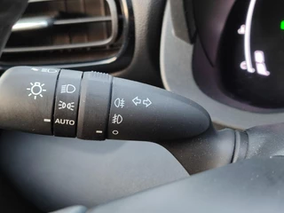 Toyota Yaris Hybrid 115 DYNAMIC STOEL/STUURVERW PARK-SENSOREN BLIND SPOT CAMERA KEYLESS 16'' LM-VELGEN CAMERA NAVI CLIMA AD-CRUISE APPLE/ANDROID / 16