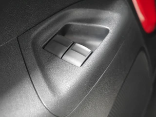 Toyota Aygo 1.0 VVT-i x-cite | Achteruitrijcamera | Airco | 5 Deurs | Lichtmetalen velgen | Led dagrijverlichting | Apple Carplay/Android Auto | Elektrische ramen voor / 14