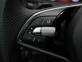 Skoda Superb Combi 1.5 TSi 204 Pk PHEV Sportline Business | Trekhaak | Carplay | Canton Audio | Head-up Display | Panoramadak | Virtual Cockpit | Adaptive Cruise | 19 Inch / 29