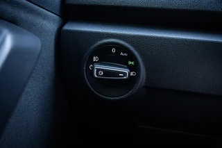 Volkswagen T-Roc 1.5 TSI Sport | Climate | Navi | Cruise | Camera | PDC / 43