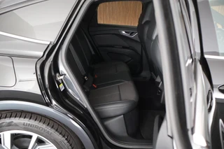 Audi Q4 Sportback e-tron 40 204pk S Edition 77 kWh SOH 91% Stoelverwarming Camera HUD Keyless ACC S-Line / 12