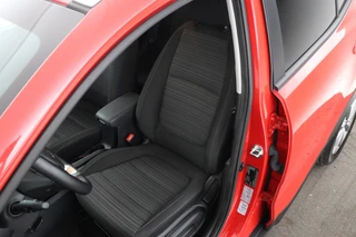 Kia Stonic 1.0 T-GDi MHEV DynamicPlusLine  Trekhaak! Navigatie, Climate, / 17