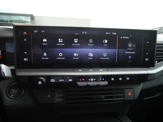 Opel Grandland Electric Business Edition 73 kWh | Elektrisch verstelb. bestuurdersstoel met geheugen | Elektrisch glazen panorama-dak | Voorstoel(en) met massagefunctie | Achterbank verwarmd | Warmtepomp | 20 inch Lichtmetalen velgen Diamond Cut / 30