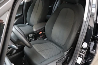 BMW 2 Serie Active Tourer 220i Executive Automaat  / Navigatiesysteem / Adaptieve LED koplampen / Hifi / Stoelverwarming / 16 Inch / Parkeersensoren voor+achter / Bluetooth / Cruise Control / Elektrische Achterklep / Verstelbare Achterbank / 13