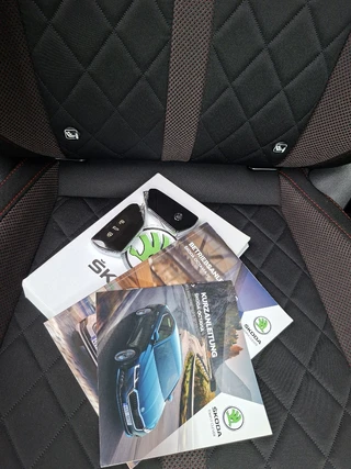 Skoda Octavia 1.4 TSI * RS iV * Navigatiesysteem * Parkeercamera * Stoelverwarming * Head up display * / 21