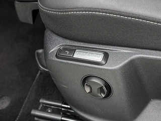 Volkswagen T-Roc 1.0 TSI R-Line | Camera | Adaptive Cruise | Stoelverwarming | CarPlay / 24