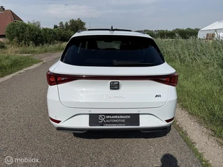 Seat Leon Sportstourer 1.5 eTSI FR / Pano / Trekhaak / Beats / 37