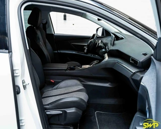 Peugeot 3008 1.2 PureTech Allure | Bi-tone | Navi | Camera | Keyless / 24