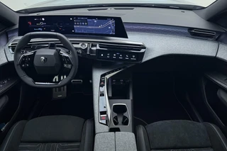 Peugeot e-3008 GT Long Range 230 97 kWh | DEMO | 8 jaar garantie | Panoramisch schuifdak | Stoelverwarming voor en achter | Alcantara bekleding | Navigatie | Camera / 45