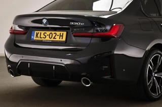 BMW 3 Series 330e M-Sport / 30