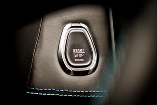 Lynk & Co 01 1.5 Plug-in Hybrid 262 Pk Zwarte Hemel | Panoramadak | 75 km Elektrisch | 360 Camera | NL Auto | 20 inch. LMV | 1e Eigenaar / 59