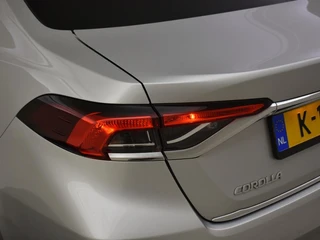 Toyota Corolla 1.8 Hybrid Dynamic | Carplay/AndroidAuto | Stoelverw. / 12