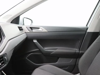Volkswagen Polo 1.0 TSi R-Line | Adaptive Cruise | Climatronic | CarPlay | Parkeersensoren | Navigatie | 16 Inch | 98.183 Km !! / 32